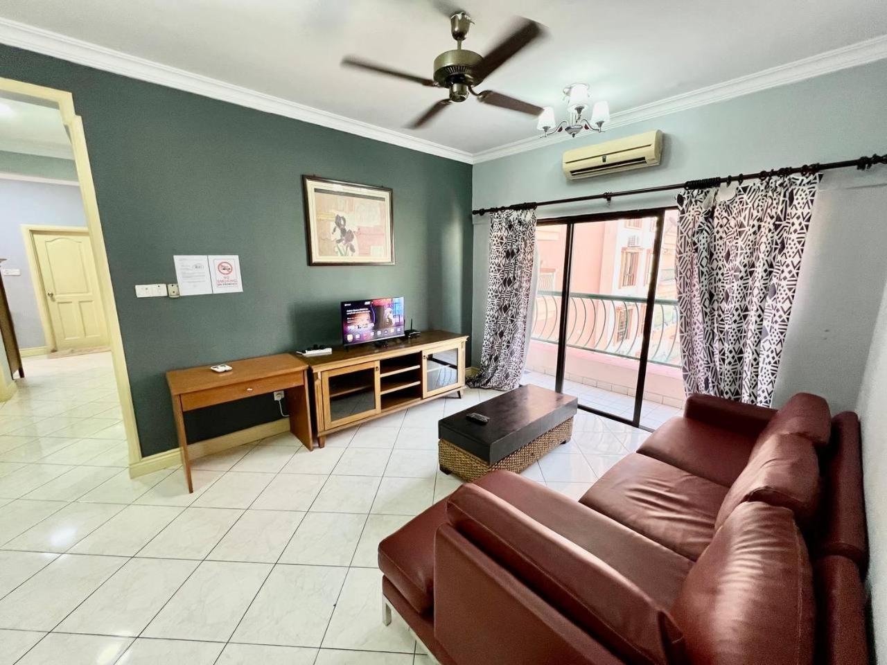 Marina Court Vacation Home 3 Bedrooms - Kota Kinabalu Exterior photo